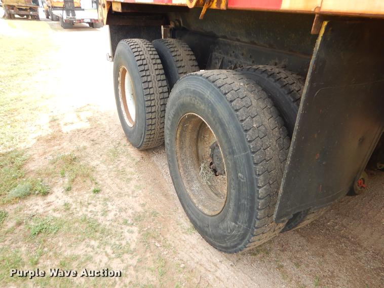 image for item EK9521 2002 International 2554 dump truck