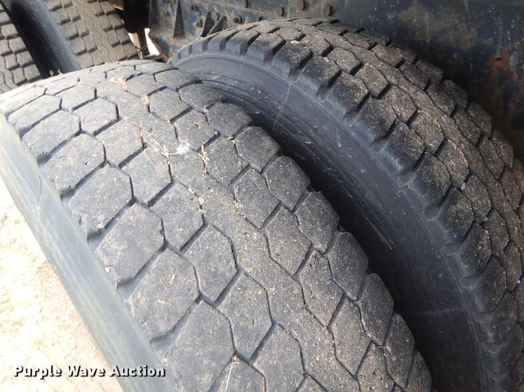 image for item EK9521 2002 International 2554 dump truck