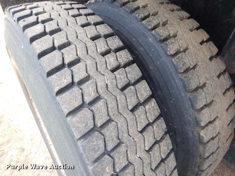 image for item EK9521 2002 International 2554 dump truck