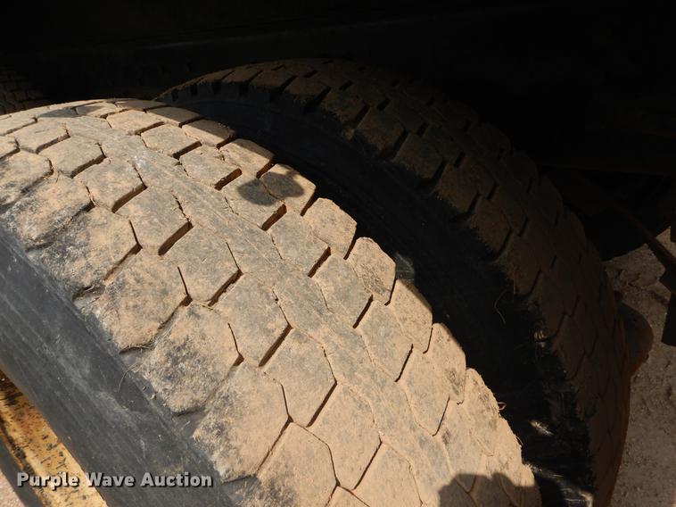 image for item EK9521 2002 International 2554 dump truck