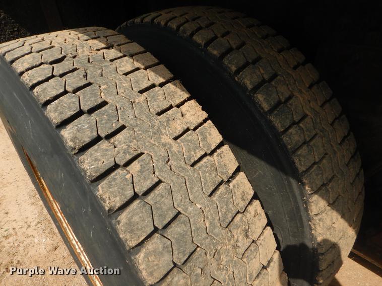 image for item EK9521 2002 International 2554 dump truck