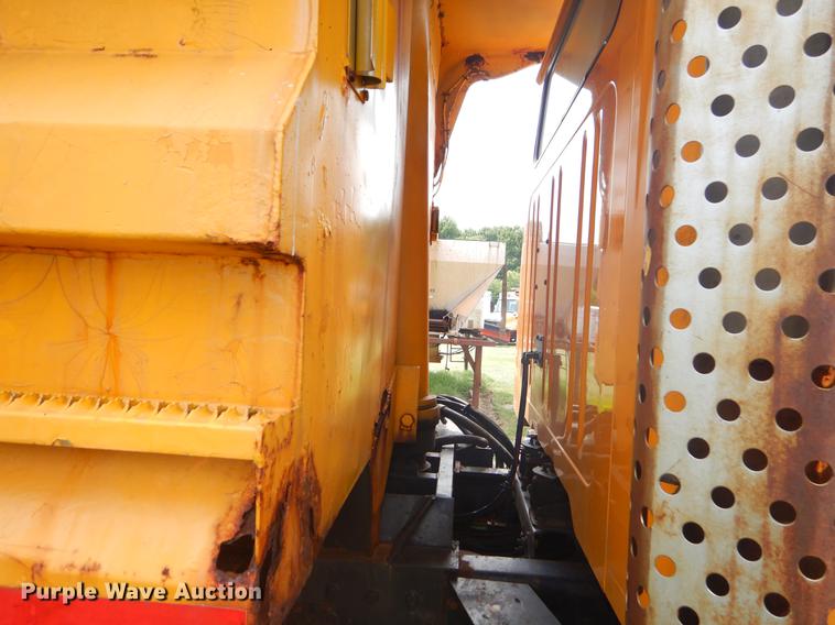 image for item EK9521 2002 International 2554 dump truck