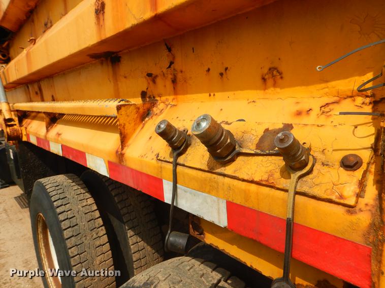 image for item EK9521 2002 International 2554 dump truck