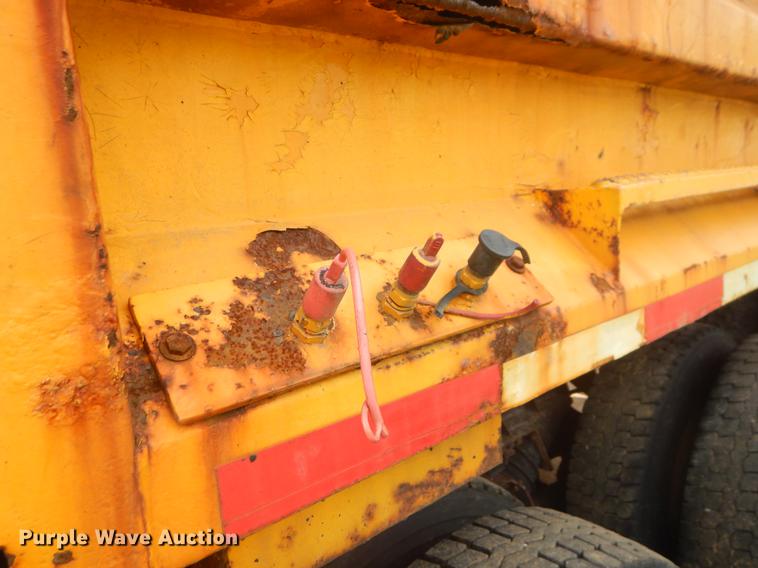 image for item EK9521 2002 International 2554 dump truck