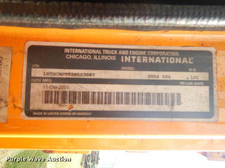 image for item EK9521 2002 International 2554 dump truck