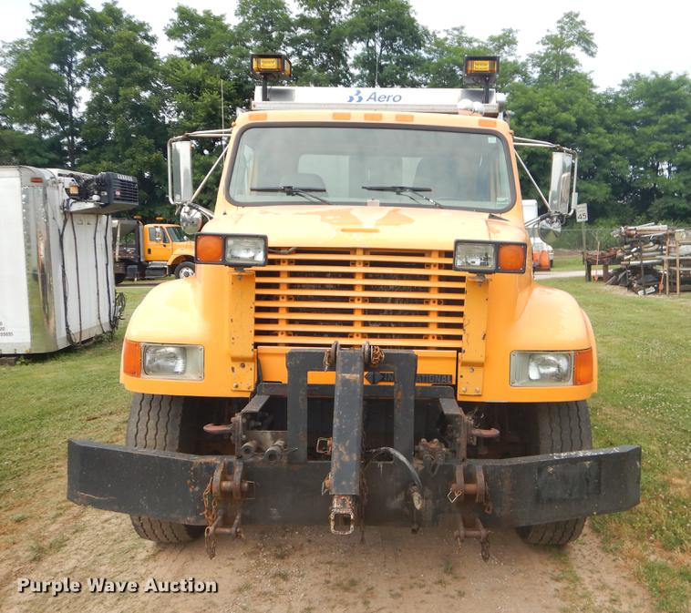 image for item EK9522 2002 International 4900 dump truck