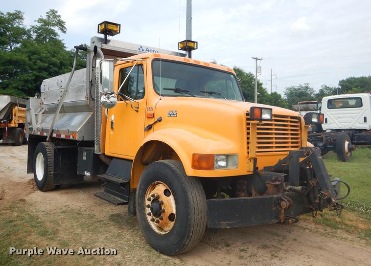 image for item EK9522 2002 International 4900 dump truck