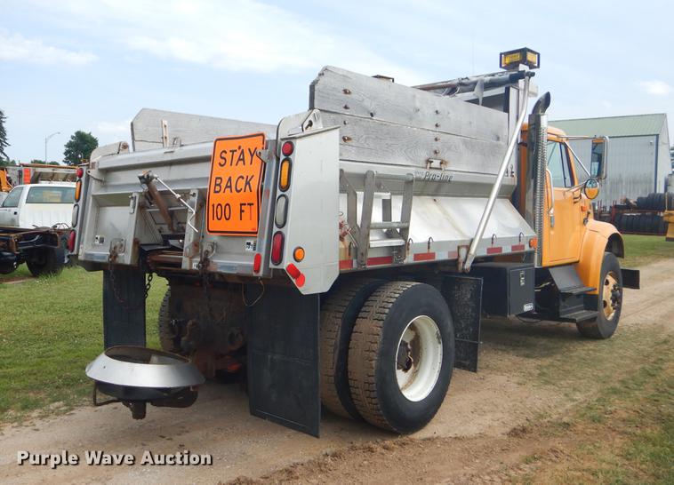 image for item EK9522 2002 International 4900 dump truck