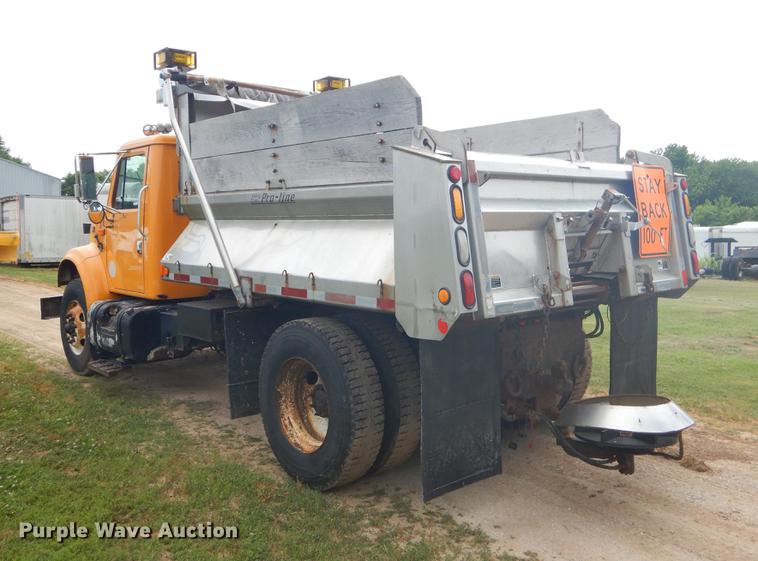 image for item EK9522 2002 International 4900 dump truck