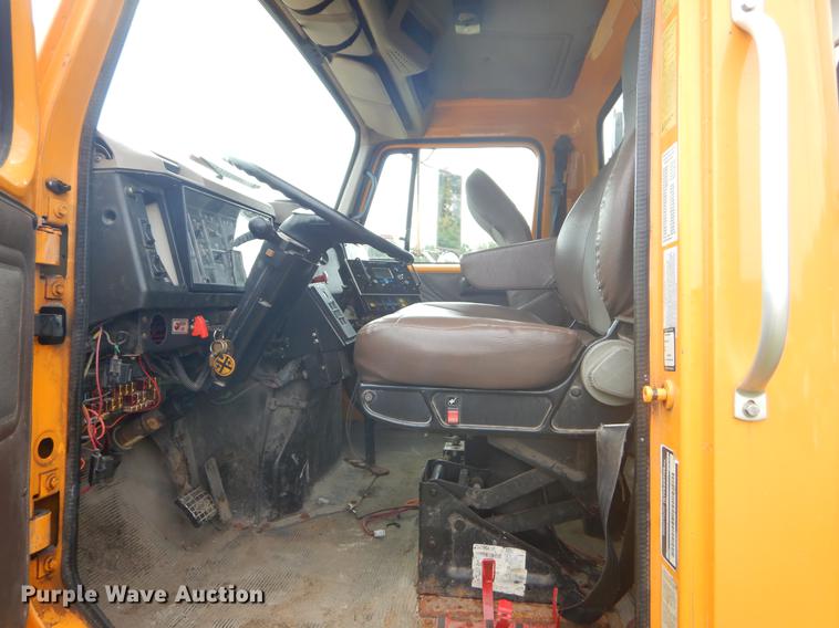 image for item EK9522 2002 International 4900 dump truck