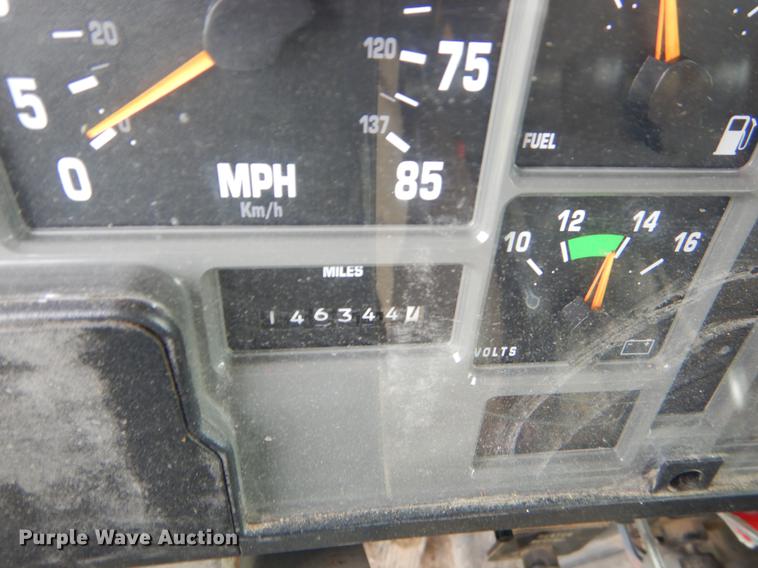 image for item EK9522 2002 International 4900 dump truck