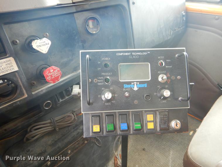 image for item EK9522 2002 International 4900 dump truck