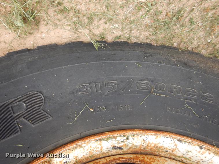 image for item EK9522 2002 International 4900 dump truck