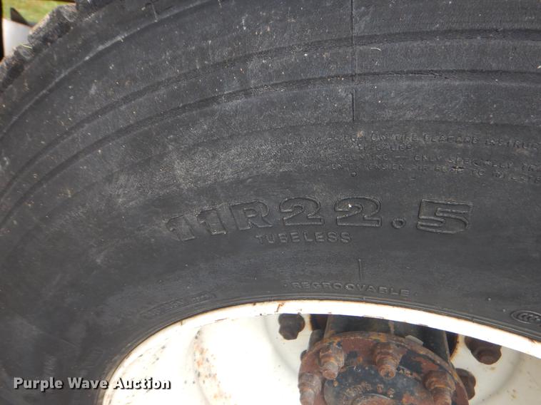 image for item EK9522 2002 International 4900 dump truck