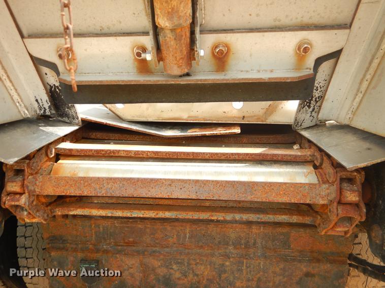 image for item EK9522 2002 International 4900 dump truck