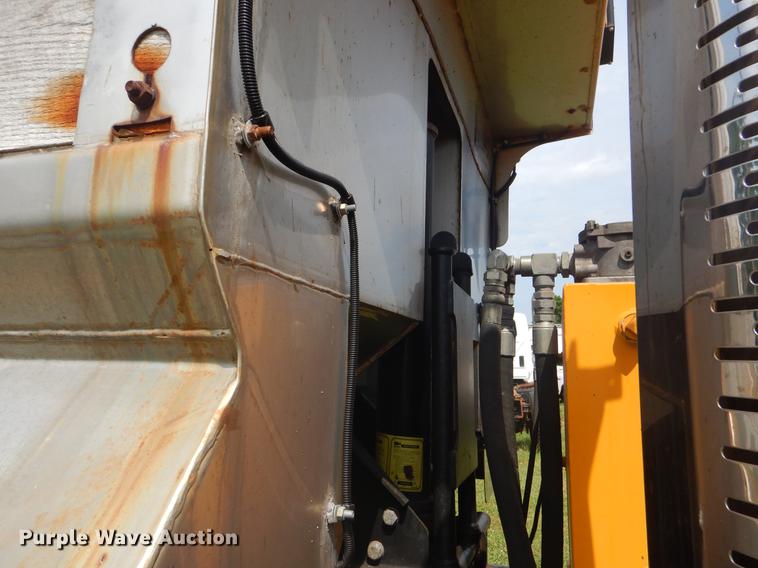 image for item EK9522 2002 International 4900 dump truck