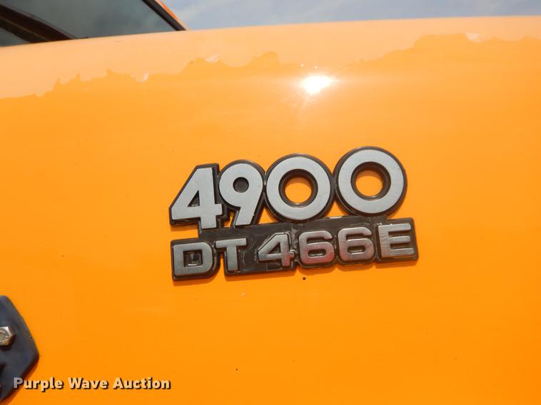 image for item EK9522 2002 International 4900 dump truck