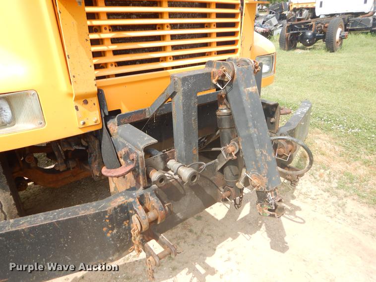 image for item EK9522 2002 International 4900 dump truck