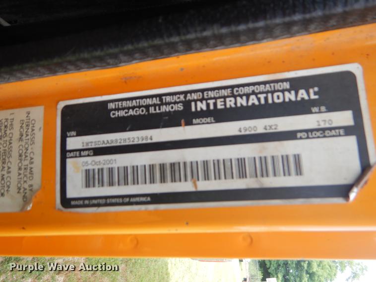 image for item EK9522 2002 International 4900 dump truck