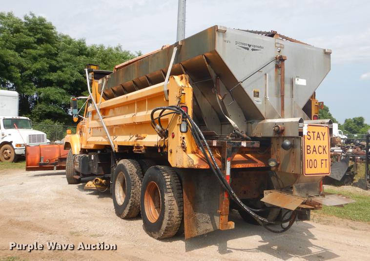 image for item EK9523 2002 International 2554 dump truck