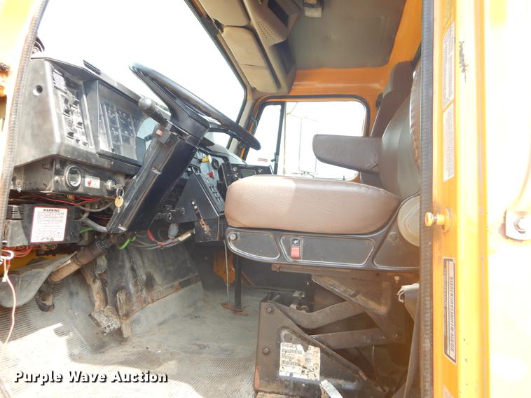 image for item EK9523 2002 International 2554 dump truck