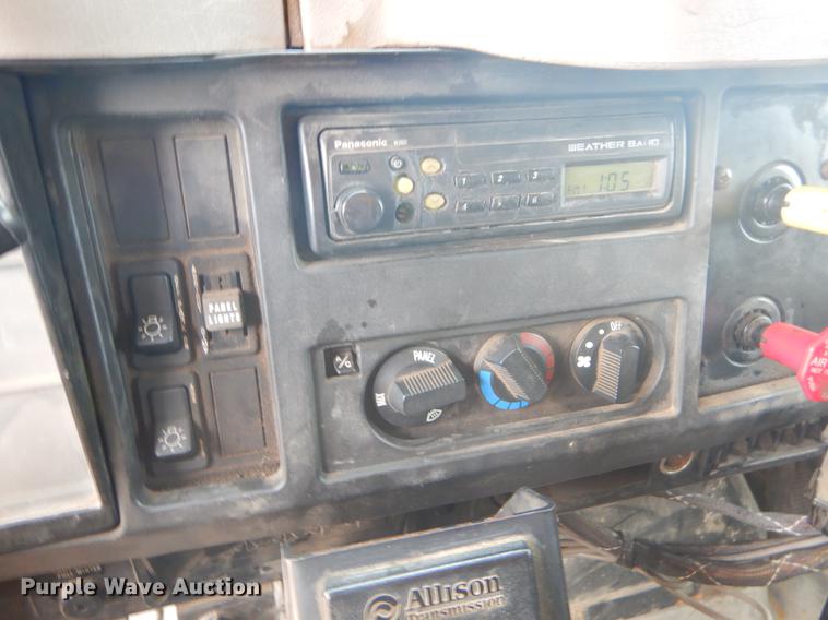 image for item EK9523 2002 International 2554 dump truck