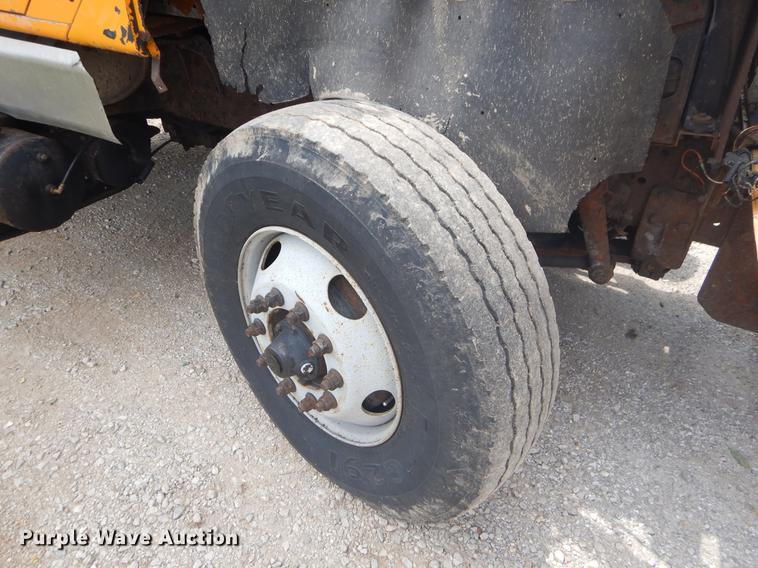 image for item EK9523 2002 International 2554 dump truck