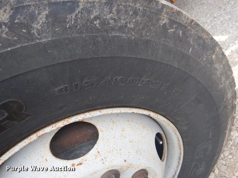 image for item EK9523 2002 International 2554 dump truck