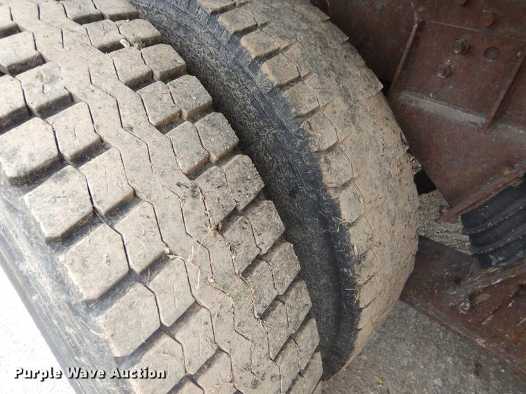 image for item EK9523 2002 International 2554 dump truck