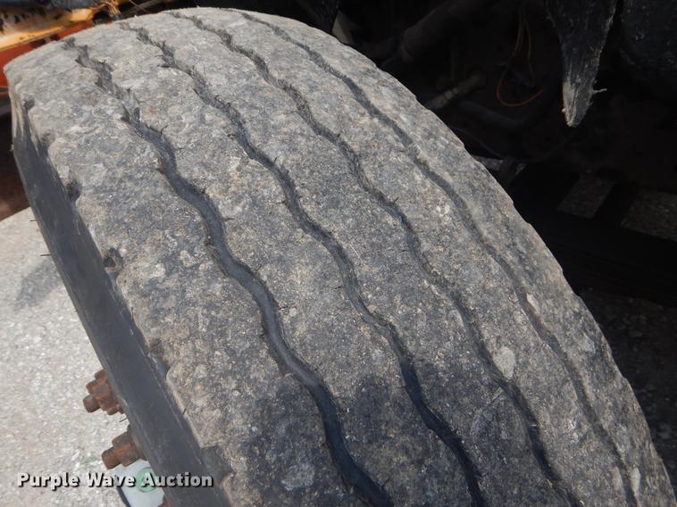 image for item EK9523 2002 International 2554 dump truck