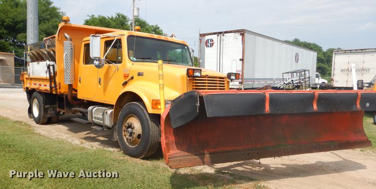 image for item EK9524 2001 International 4900 Crew Cab dump truck