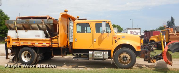 image for item EK9524 2001 International 4900 Crew Cab dump truck