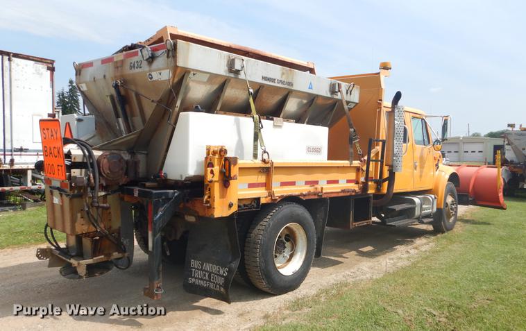 image for item EK9524 2001 International 4900 Crew Cab dump truck