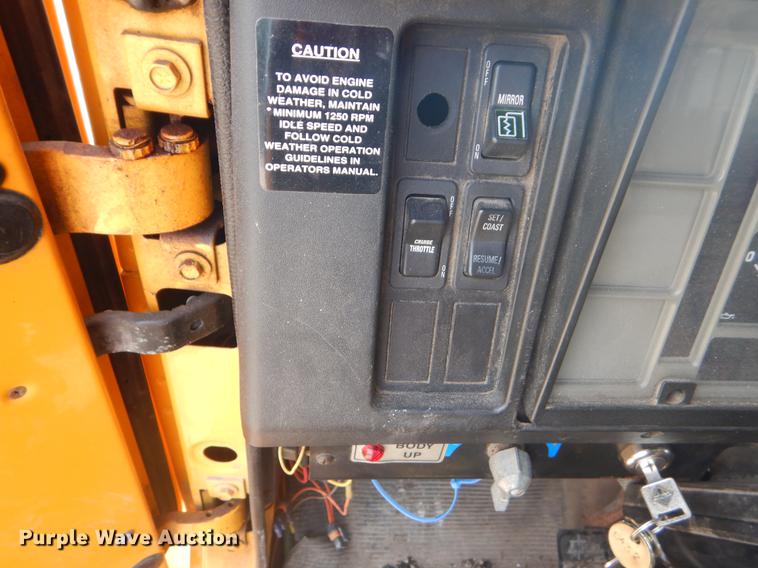 image for item EK9524 2001 International 4900 Crew Cab dump truck