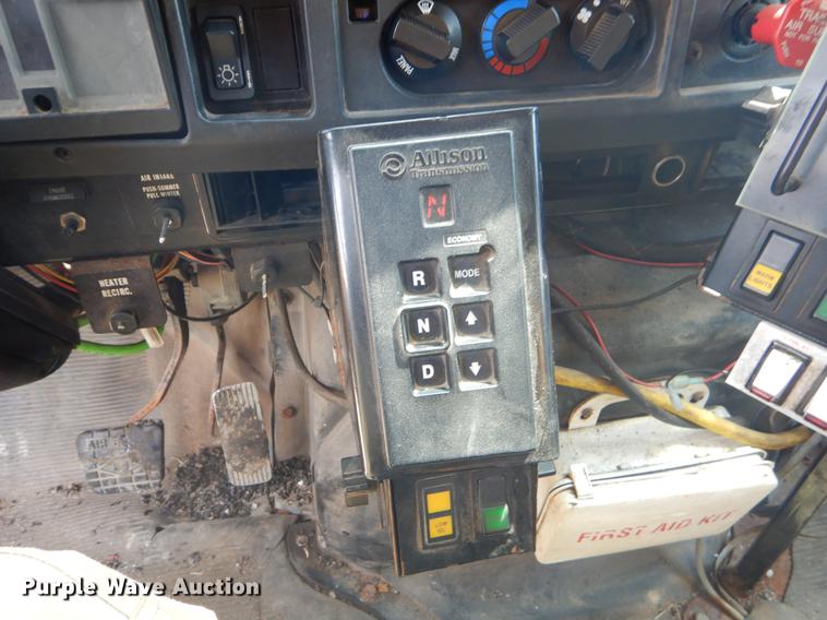 image for item EK9524 2001 International 4900 Crew Cab dump truck