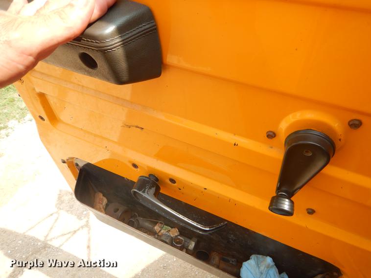 image for item EK9524 2001 International 4900 Crew Cab dump truck