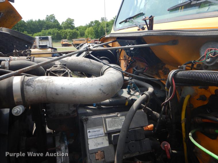 image for item EK9524 2001 International 4900 Crew Cab dump truck