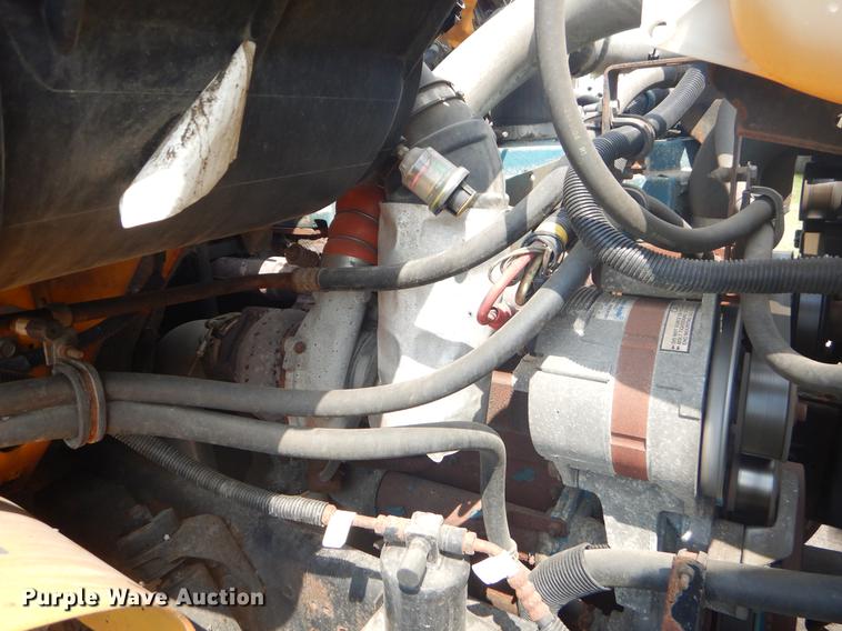 image for item EK9524 2001 International 4900 Crew Cab dump truck