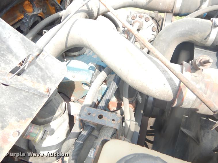 image for item EK9524 2001 International 4900 Crew Cab dump truck