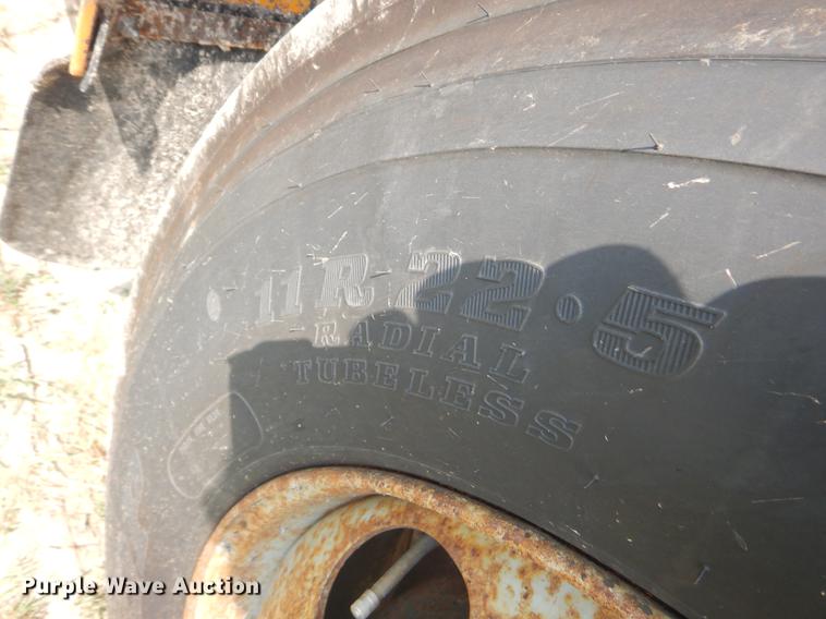 image for item EK9524 2001 International 4900 Crew Cab dump truck