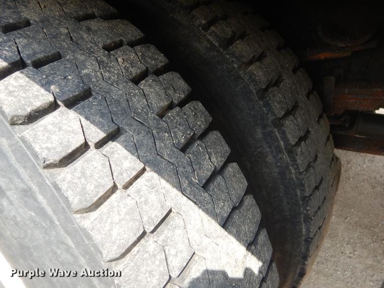 image for item EK9524 2001 International 4900 Crew Cab dump truck