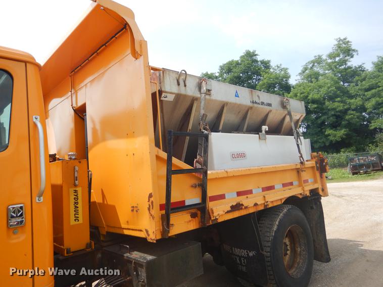 image for item EK9524 2001 International 4900 Crew Cab dump truck