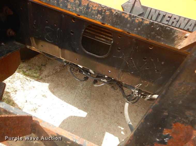 image for item EK9524 2001 International 4900 Crew Cab dump truck