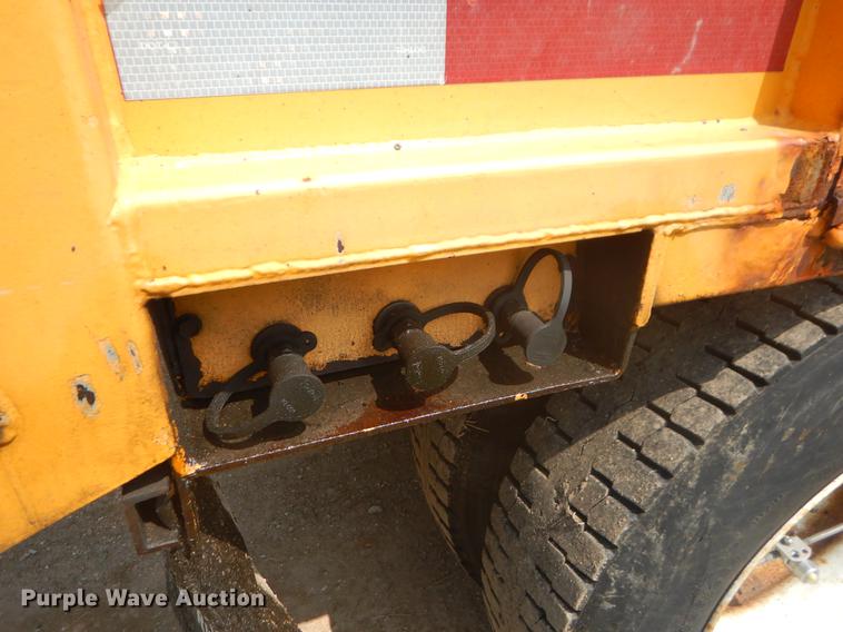 image for item EK9524 2001 International 4900 Crew Cab dump truck