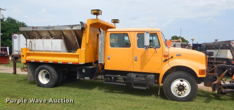 image for item EK9525 2001 International 4900 Crew Cab dump truck