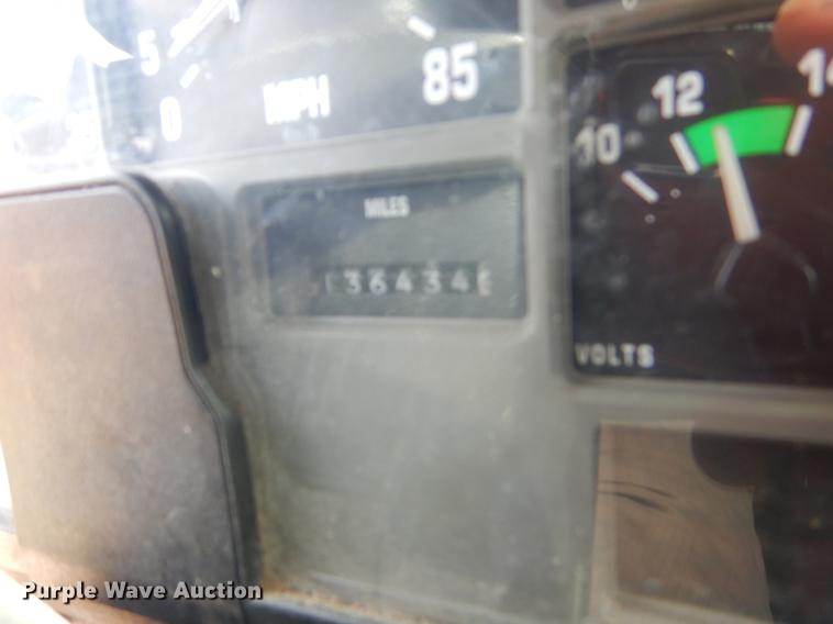 image for item EK9525 2001 International 4900 Crew Cab dump truck