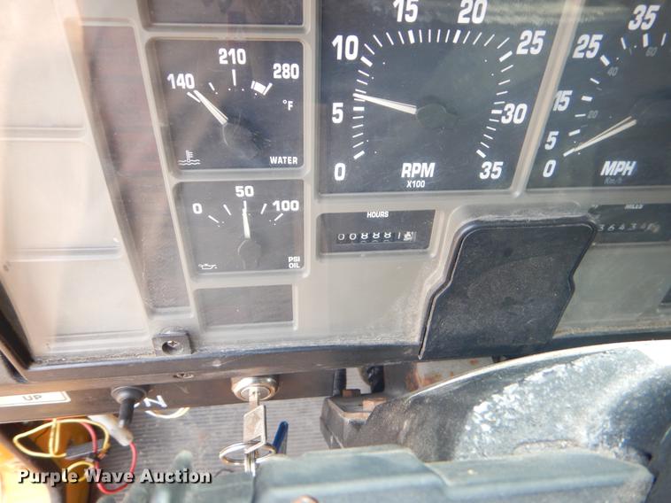 image for item EK9525 2001 International 4900 Crew Cab dump truck