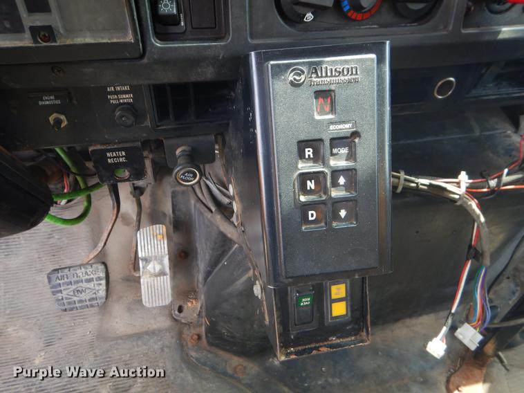 image for item EK9525 2001 International 4900 Crew Cab dump truck