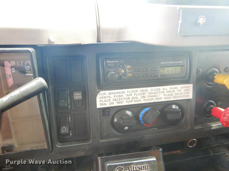 image for item EK9525 2001 International 4900 Crew Cab dump truck