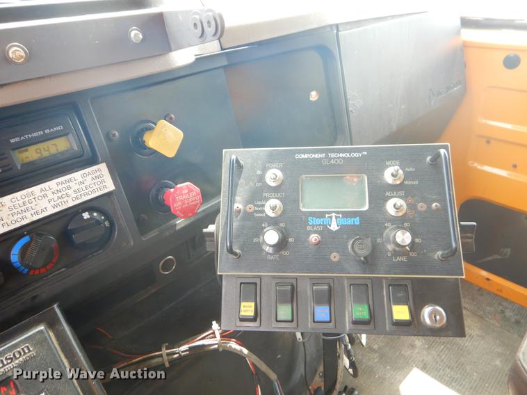 image for item EK9525 2001 International 4900 Crew Cab dump truck